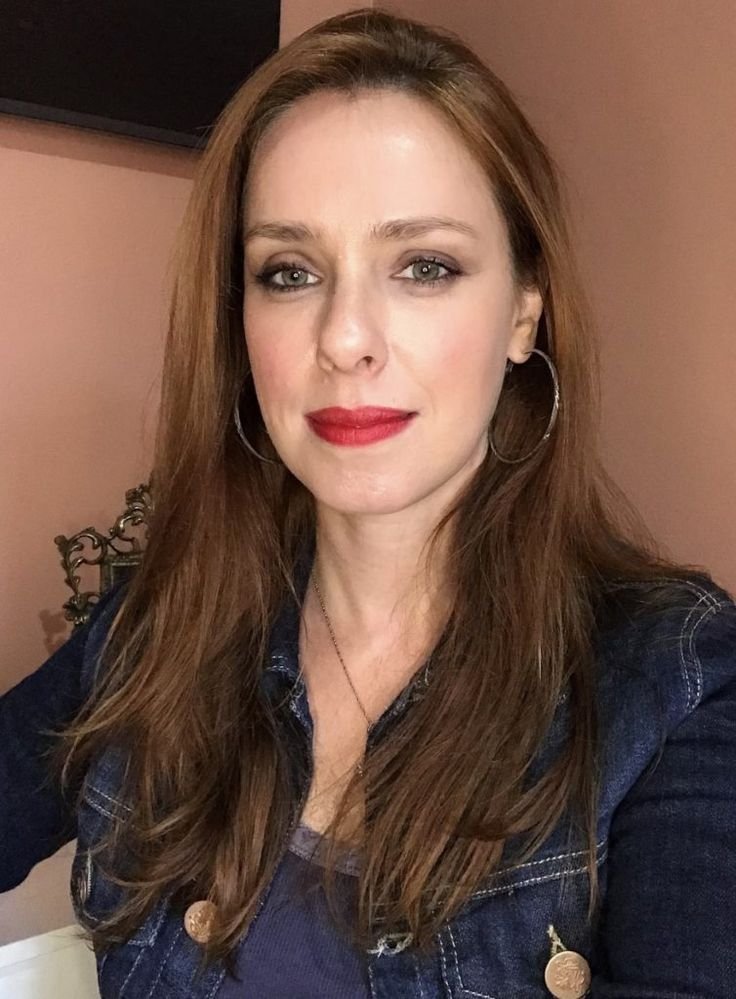 Júlia Oliveira